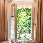 Teacher's House 4*