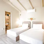 Teacher's House 4*