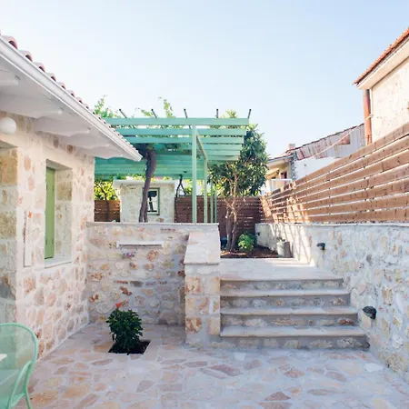 Teacher's House 4* Spartokhórion