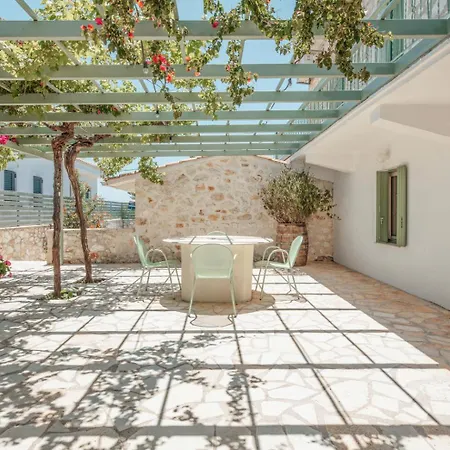Teacher's House Πανσιόν *