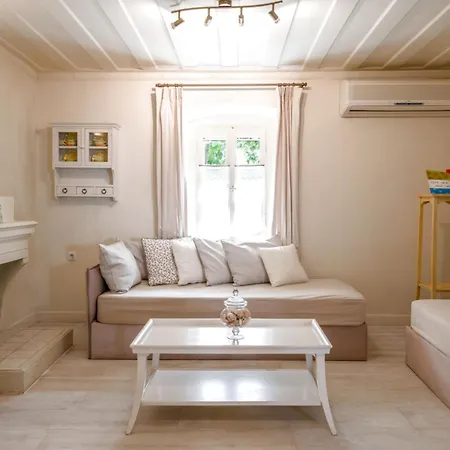 Teacher's House Πανσιόν *