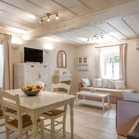 Teacher's House Πανσιόν
