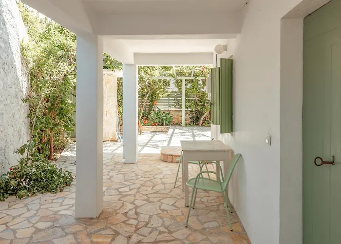 Teacher's House 4* Spartokhórion