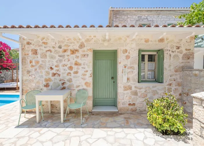 Teacher's House Pensionat 4*