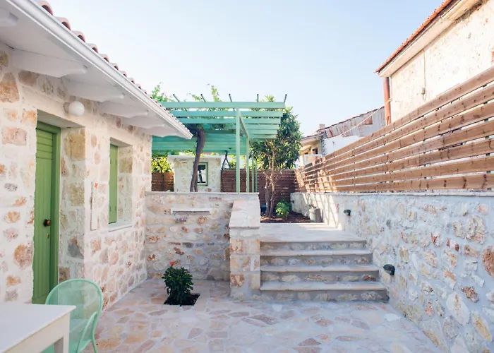 Teacher's House 4* Spartokhórion