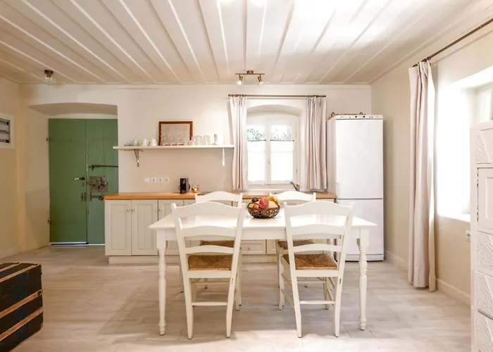 Gæstehus Teacher's House 4*